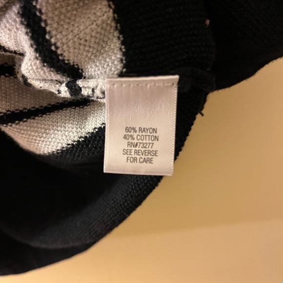 Half Sleeve Sweater - Picture 3 of 5